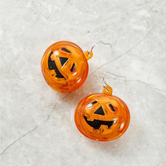 Way to Celebrate Halloween Pumpkin Light Up Earring, 1 Pair, Female - Picture 4 of 4